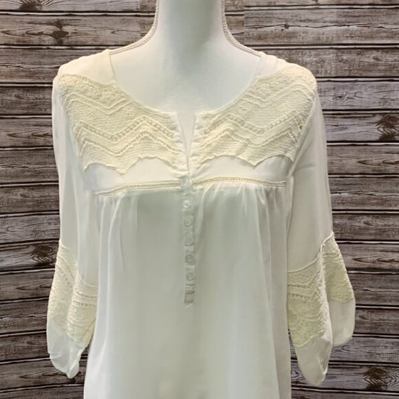 NURTURE Ivory Lace Tunic Blouse - Picture 2 of 7